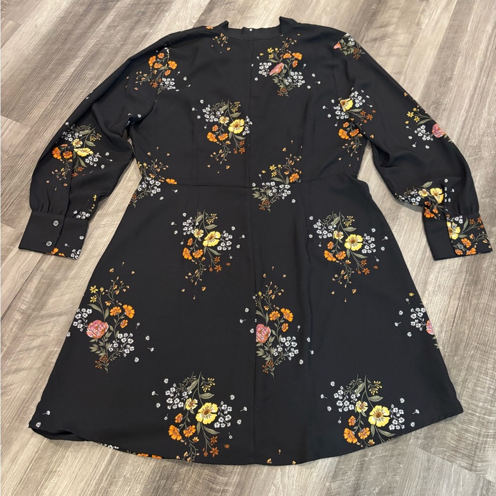 LOFT Black Floral Button-Front Dress with Neck Tie - Size 12p - Picture 2 of 7